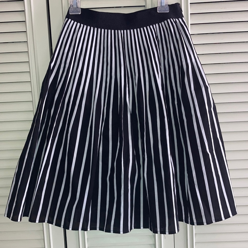 Anthropologie Maeve Cotton Skirt like NEW size 0